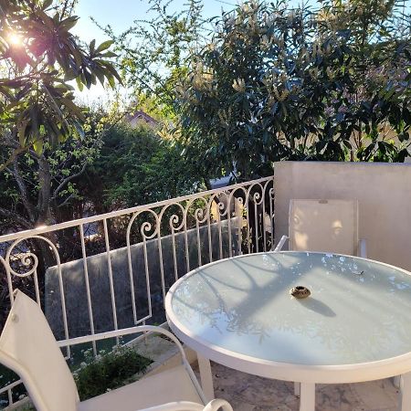 Joli T2, Terrasse Et Jardin, Ideal Pour Familles, A 15 Min De L'Aeroport Roissy Cdg Tremblay-en-France Exterior foto