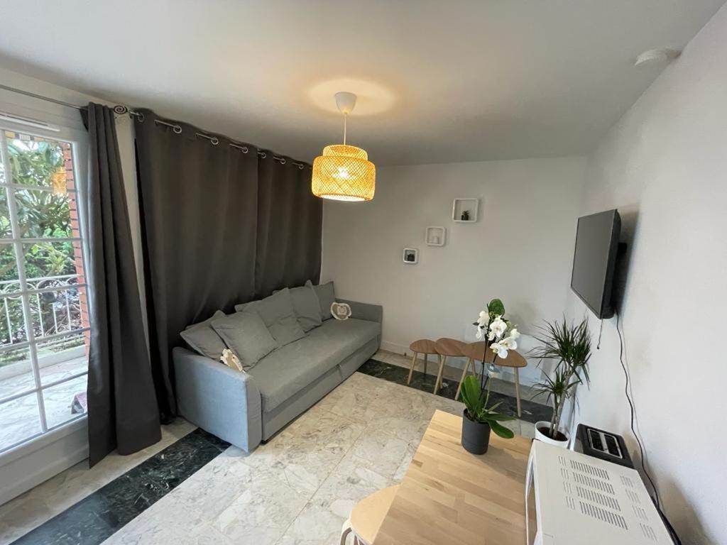 Joli T2, Terrasse Et Jardin, Ideal Pour Familles, A 15 Min De L'Aeroport Roissy Cdg Tremblay-en-France Exterior foto