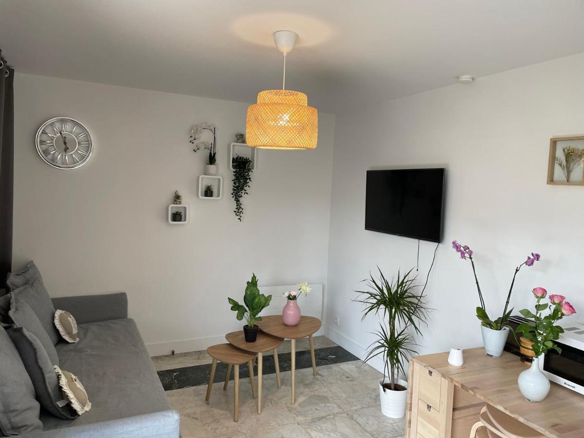 Joli T2, Terrasse Et Jardin, Ideal Pour Familles, A 15 Min De L'Aeroport Roissy Cdg Tremblay-en-France Exterior foto